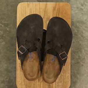 Women's brown size nine Birkenstock mules